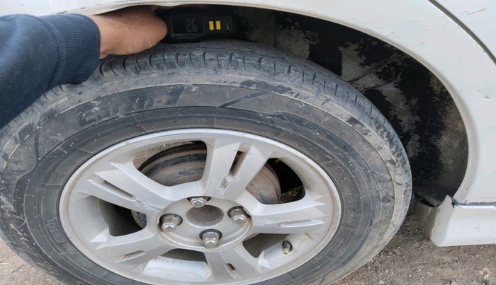 2012 Toyota Etios Liva GD, Diesel, Manual, 1,63,154 km, tyre