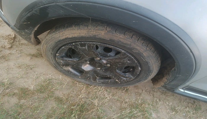 2018 Ford FREESTYLE TREND 1.5 DIESEL, Diesel, Manual, 2,01,222 km, tyre