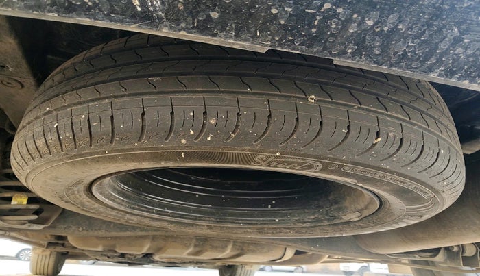 2022 KIA CARENS LUXURY PLUS 1.4 PETROL DCT 6 STR, Petrol, Automatic, 14,300 km, tyre