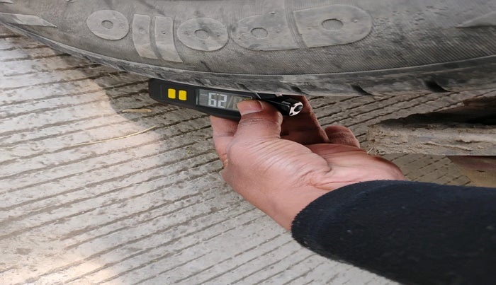 2017 Hyundai Eon MAGNA +, Petrol, Manual, 43,346 km, tyre