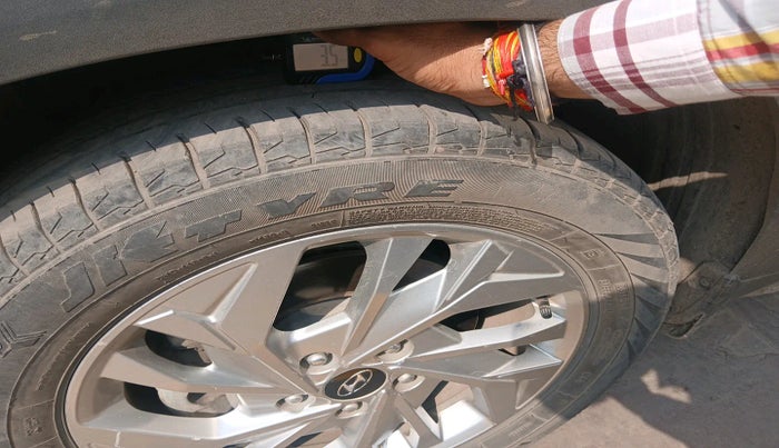 2021 Hyundai Creta SX EXECUTIVE 1.5 PETROL, Petrol, Manual, 55,573 km, tyre