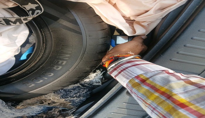 2021 Hyundai Creta SX EXECUTIVE 1.5 PETROL, Petrol, Manual, 55,573 km, tyre