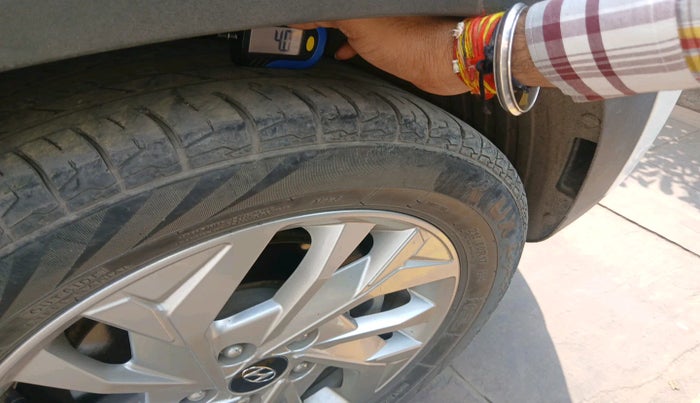 2021 Hyundai Creta SX EXECUTIVE 1.5 PETROL, Petrol, Manual, 55,573 km, tyre