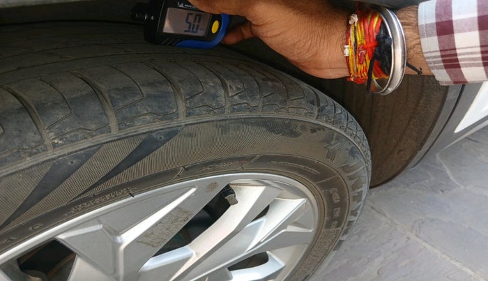 2021 Hyundai Creta SX EXECUTIVE 1.5 PETROL, Petrol, Manual, 55,573 km, tyre