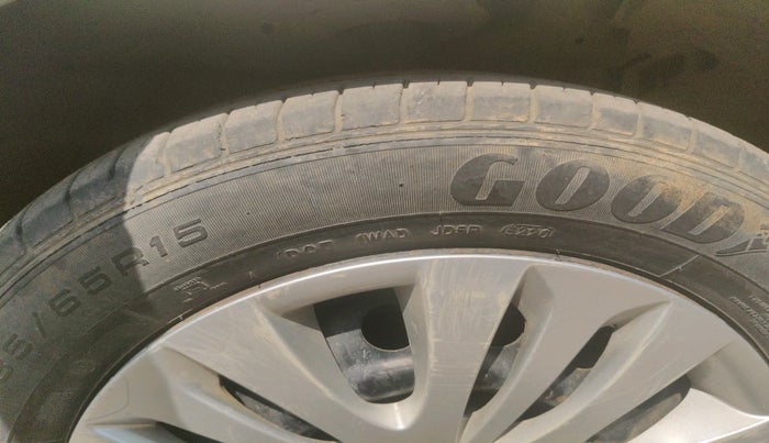 2012 Maruti Ertiga VXI, Petrol, Manual, 81,572 km, tyre