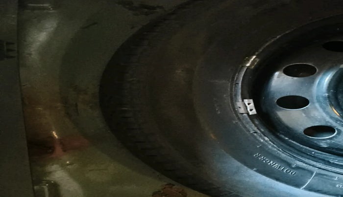 2011 Maruti Swift Dzire VDI, Diesel, Manual, 1,68,688 km, tyre