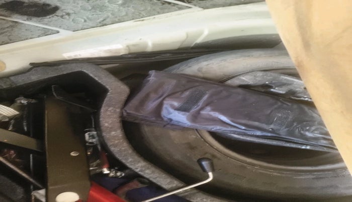 2012 Skoda Rapid ACTIVE 1.6 TDI CR MT, Diesel, Manual, 92,463 km, tyre