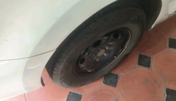 2012 Skoda Rapid ACTIVE 1.6 TDI CR MT, Diesel, Manual, 92,463 km, tyre