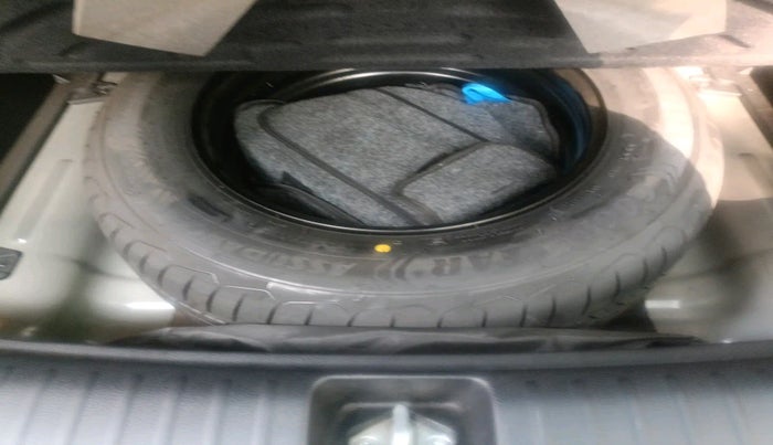 2025 KIA SELTOS HTX (O) 1.5 Petrol iVT, Petrol, Automatic, 12,148 km, tyre