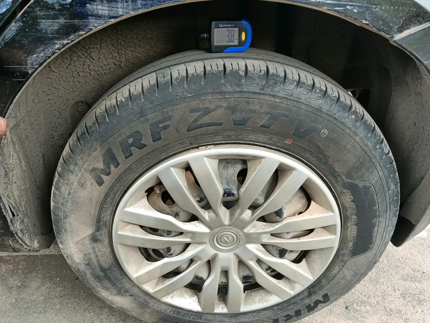 2012 Maruti Swift VDI, Diesel, Manual, 2,63,171 km, tyre