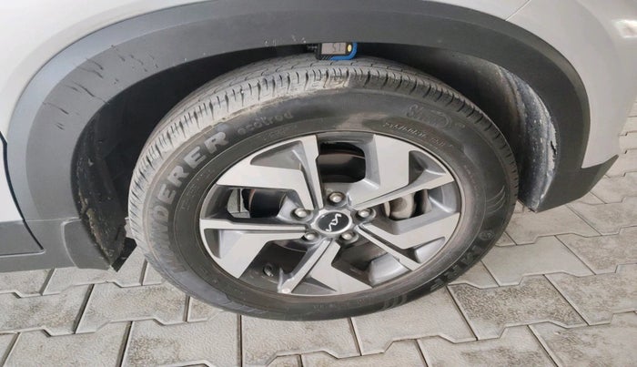 2023 KIA SONET HTX 1.0 IMT, Petrol, Manual, 28,102 km, tyre