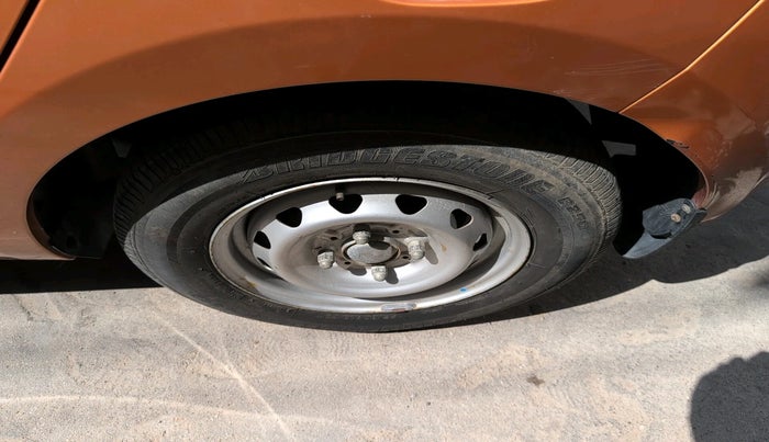 2017 Tata Tiago XZA PETROL, Petrol, Automatic, 30,676 km, tyre