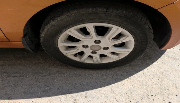 2017 Tata Tiago XZA PETROL, Petrol, Automatic, 30,676 km, tyre