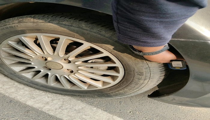 2016 Tata Zest XT PETROL, Petrol, Manual, 1,07,374 km, tyre