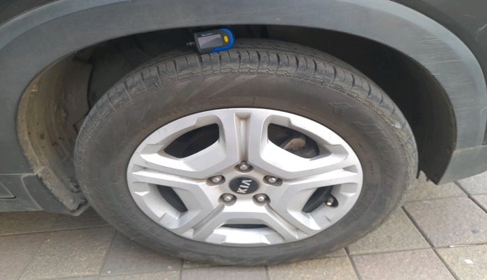 2021 KIA SONET HTK PLUS 1.2, Petrol, Manual, 69,594 km, tyre