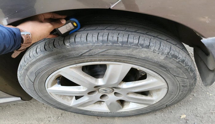 2016 Volkswagen Polo COMFORTLINE 1.5L, Diesel, Manual, 97,855 km, tyre