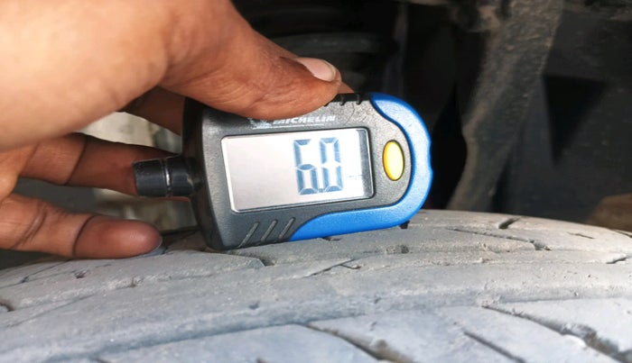 2024 Nissan MAGNITE  XE AMT EZ Shift, Petrol, Automatic, 14,682 km, tyre