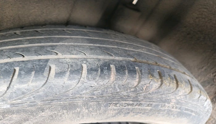 2013 Skoda Rapid AMBITION 1.6 MPI MT PLUS, Petrol, Manual, 72,442 km, tyre