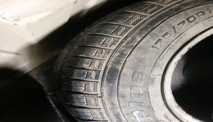 2013 Skoda Rapid AMBITION 1.6 MPI MT PLUS, Petrol, Manual, 72,442 km, tyre