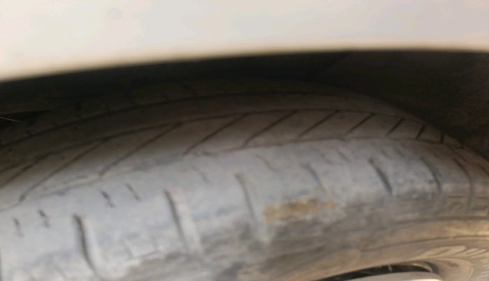 2013 Skoda Rapid AMBITION 1.6 MPI MT PLUS, Petrol, Manual, 72,442 km, tyre