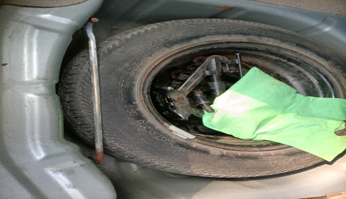 2017 Ford Figo Aspire TITANIUM 1.2 PETROL, Petrol, Manual, 58,987 km, tyre