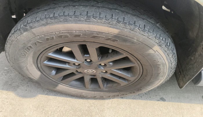 2015 Toyota Fortuner 3.0 4X2 MT, Diesel, Manual, 1,21,050 km, tyre