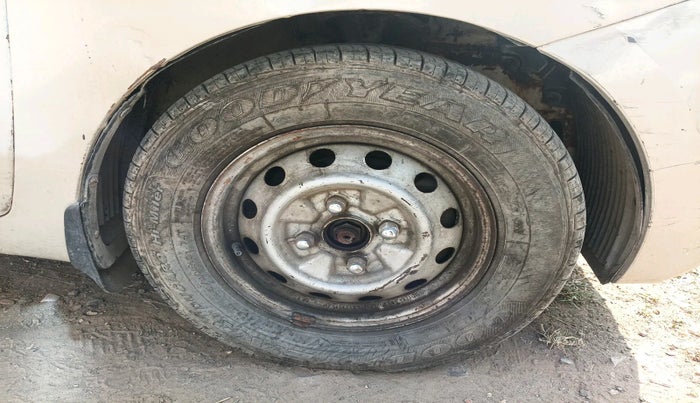 2011 Hyundai Eon ERA, Petrol, Manual, 74,207 km, tyre