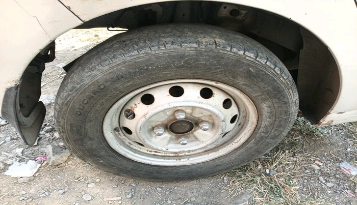 2011 Hyundai Eon ERA, Petrol, Manual, 74,207 km, tyre