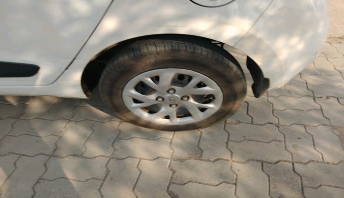 2017 Hyundai Grand i10 SPORTZ (O) 1.2 KAPPA VTVT, Petrol, Manual, 1,46,538 km, tyre