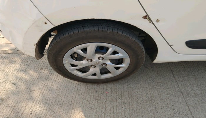 2017 Hyundai Grand i10 SPORTZ (O) 1.2 KAPPA VTVT, Petrol, Manual, 1,46,538 km, tyre