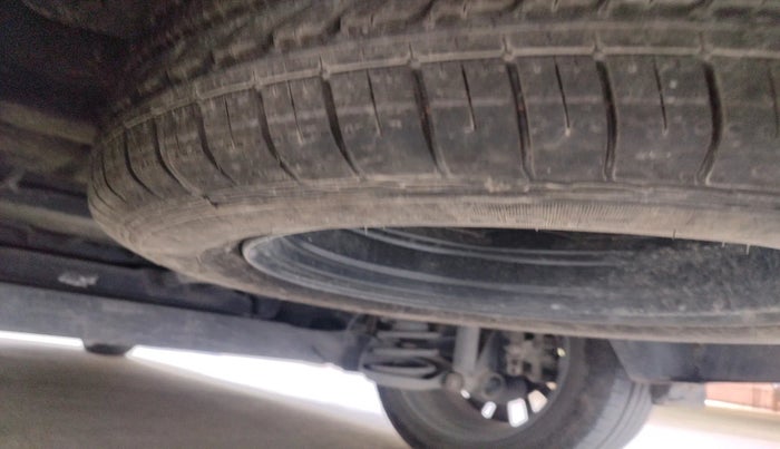 2022 MG HECTOR PLUS SHARP 1.5 PETROL TURBO HYBRID MT 6-STR, Petrol, Manual, 34,591 km, tyre