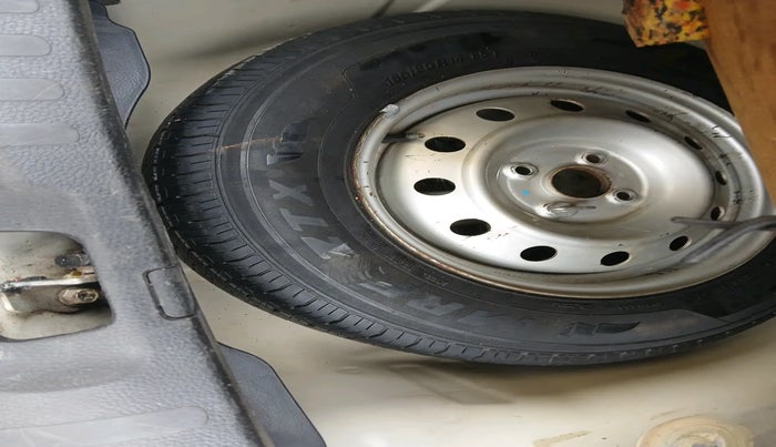 2012 Maruti Swift Dzire LDI, Diesel, Manual, 76,198 km, tyre