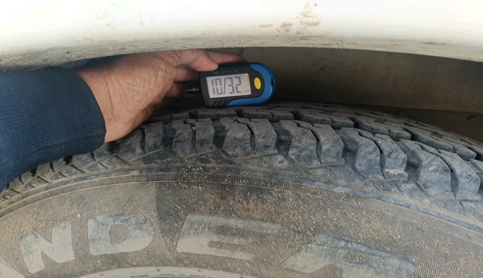 2010 Mahindra Scorpio VLX 2WD BS-III, Diesel, Manual, 89,241 km, tyre