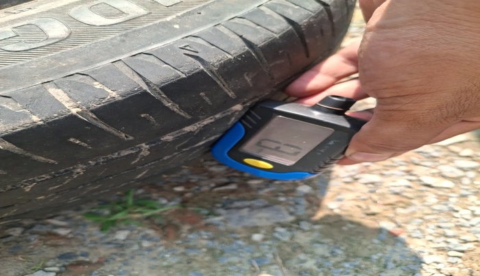 2011 Toyota Etios G, Petrol, Manual, 67,591 km, tyre