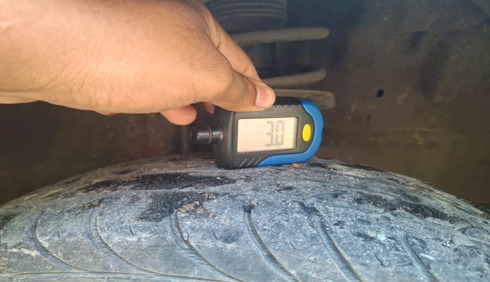 2011 Toyota Etios G, Petrol, Manual, 67,591 km, tyre