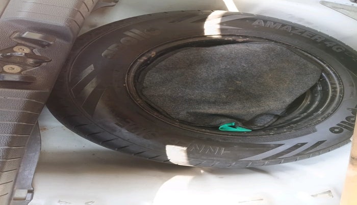 2018 Hyundai Elite i20 SPORTZ 1.2, Petrol, Manual, 96,906 km, tyre