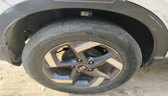 2019 Hyundai VENUE SX 1.4 CRDI, Diesel, Manual, 1,04,506 km, tyre