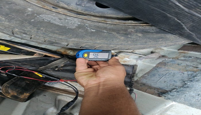 2013 Toyota Etios G, Petrol, Manual, 94,171 km, tyre