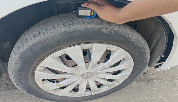 2013 Toyota Etios G, Petrol, Manual, 94,171 km, tyre