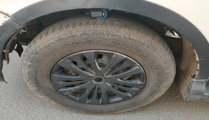 2013 Mahindra Xylo D4, Diesel, Manual, 2,82,461 km, tyre