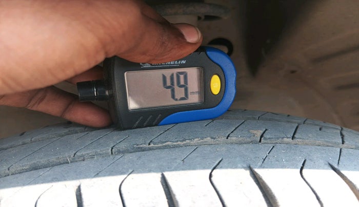 2016 Maruti Wagon R 1.0 LXI CNG, Petrol, Manual, 85,974 km, tyre