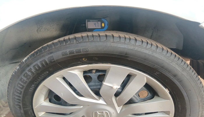 2016 Honda Jazz 1.2L I-VTEC S AT, Petrol, Automatic, 1,13,039 km, tyre