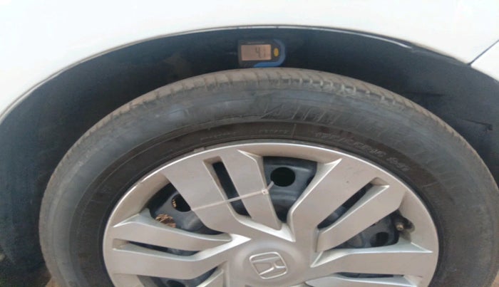 2016 Honda Jazz 1.2L I-VTEC S AT, Petrol, Automatic, 1,13,039 km, tyre