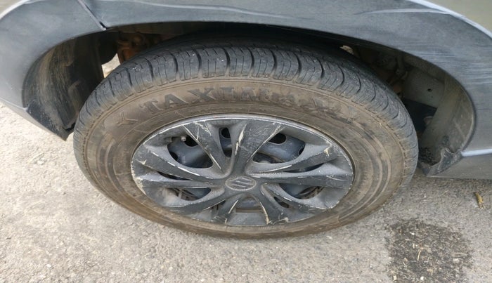 2016 Mahindra Kuv100 K6 6 STR, Petrol, Manual, 62,940 km, tyre