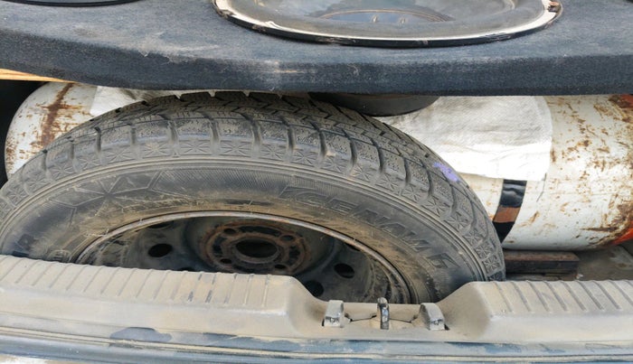 2011 Hyundai i10 MAGNA 1.1, Petrol, Manual, 1,13,389 km, tyre