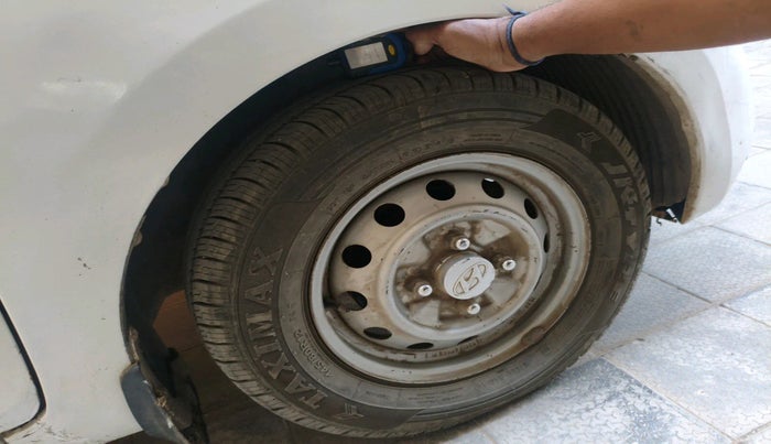 2015 Hyundai Eon D-LITE+, Petrol, Manual, 1,04,414 km, tyre