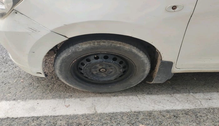 2017 Maruti Celerio VXI CNG, Petrol, Manual, 1,98,007 km, tyre