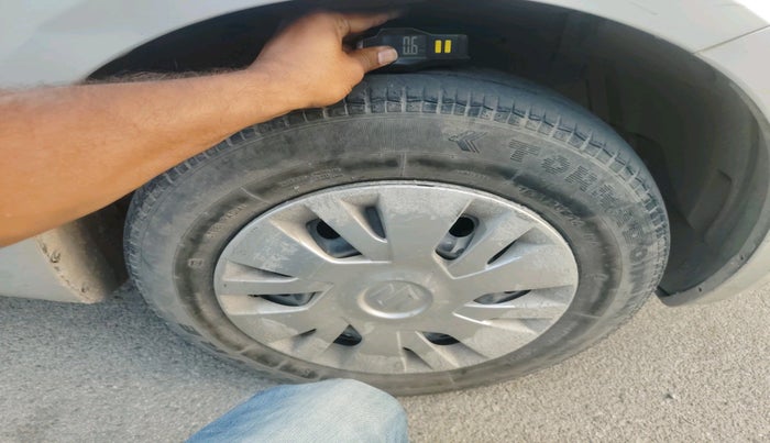 2014 Maruti Swift VXI, Petrol, Manual, 50,883 km, tyre