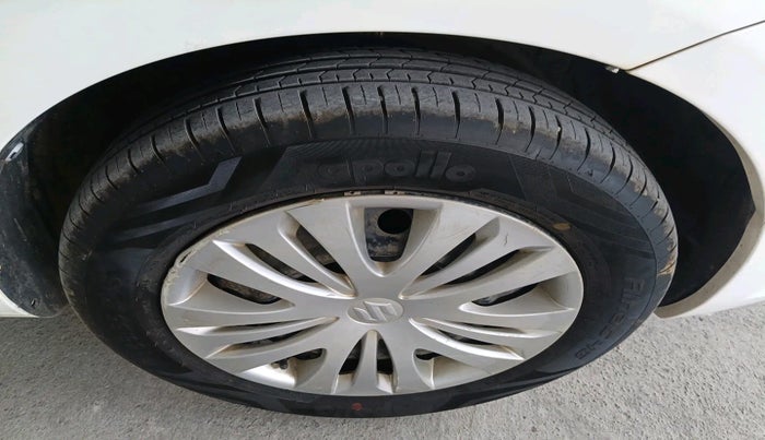 2015 Maruti Ertiga VXI, Petrol, Manual, 71,561 km, tyre