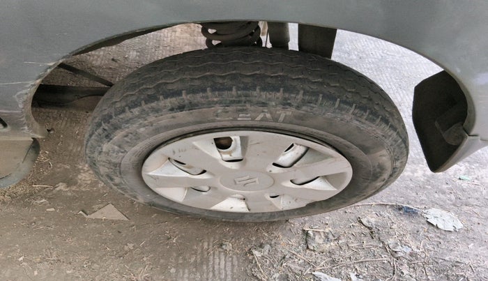 2021 Maruti Eeco 5 STR AC CNG, Petrol, Manual, 85,385 km, tyre